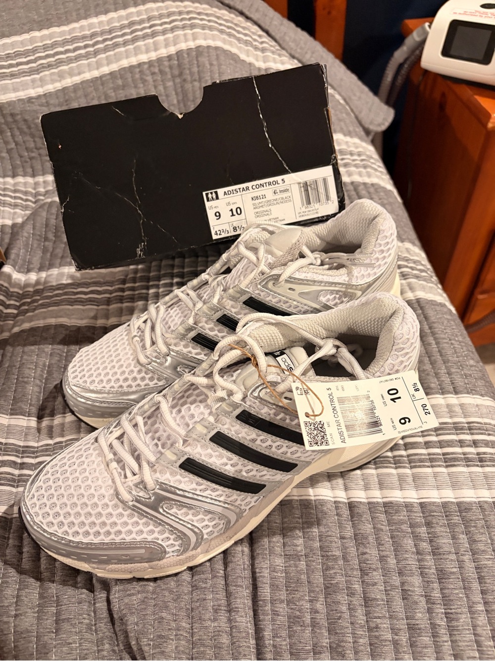NWT Adistar Control 5 Lightweight Women's Size 9 Running Shoes - White/Black